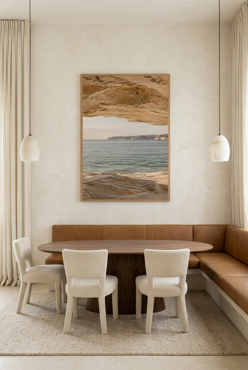 De Horizon onder de Rots — poster in eikenhouten lijst in een eetkamer