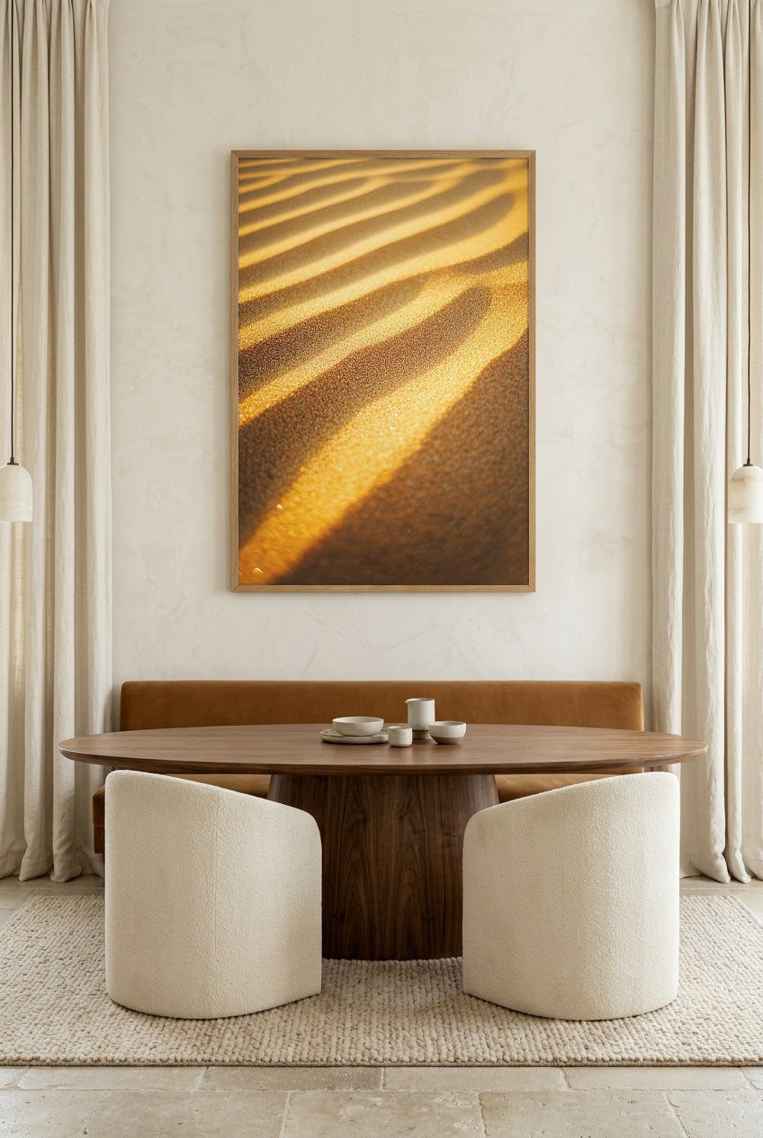De Gouden Groeven — poster in eikenhouten lijst in een eetkamer