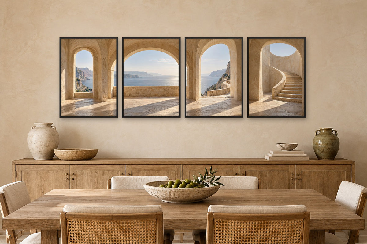 Die Galerie am Meer – Quadriptychon mit schwarzem Rahmen über einem Eichen-Sideboard im Esszimmer