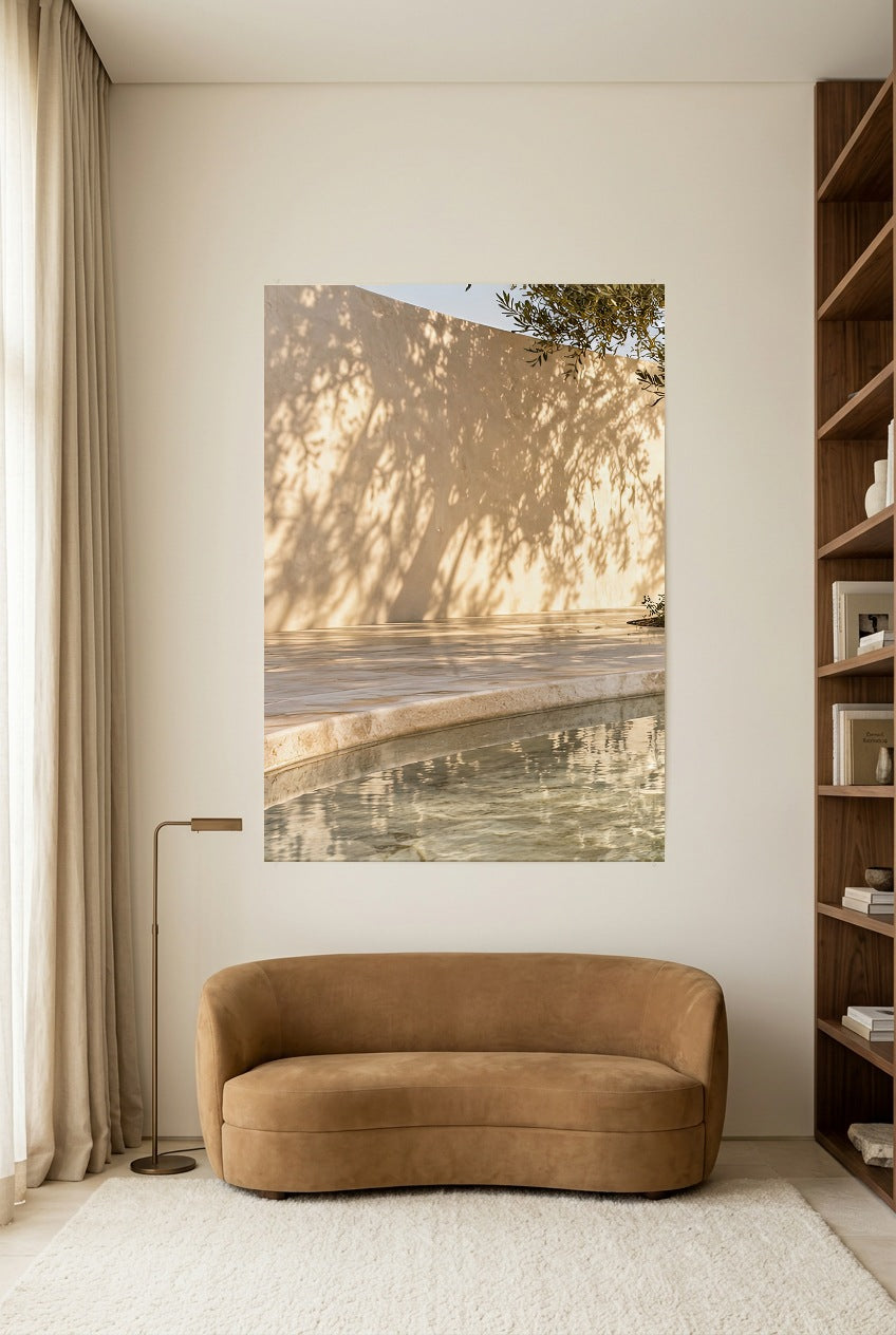 Le Mur Ombré — affiche sans cadre dans un salon de lecture lumineux
