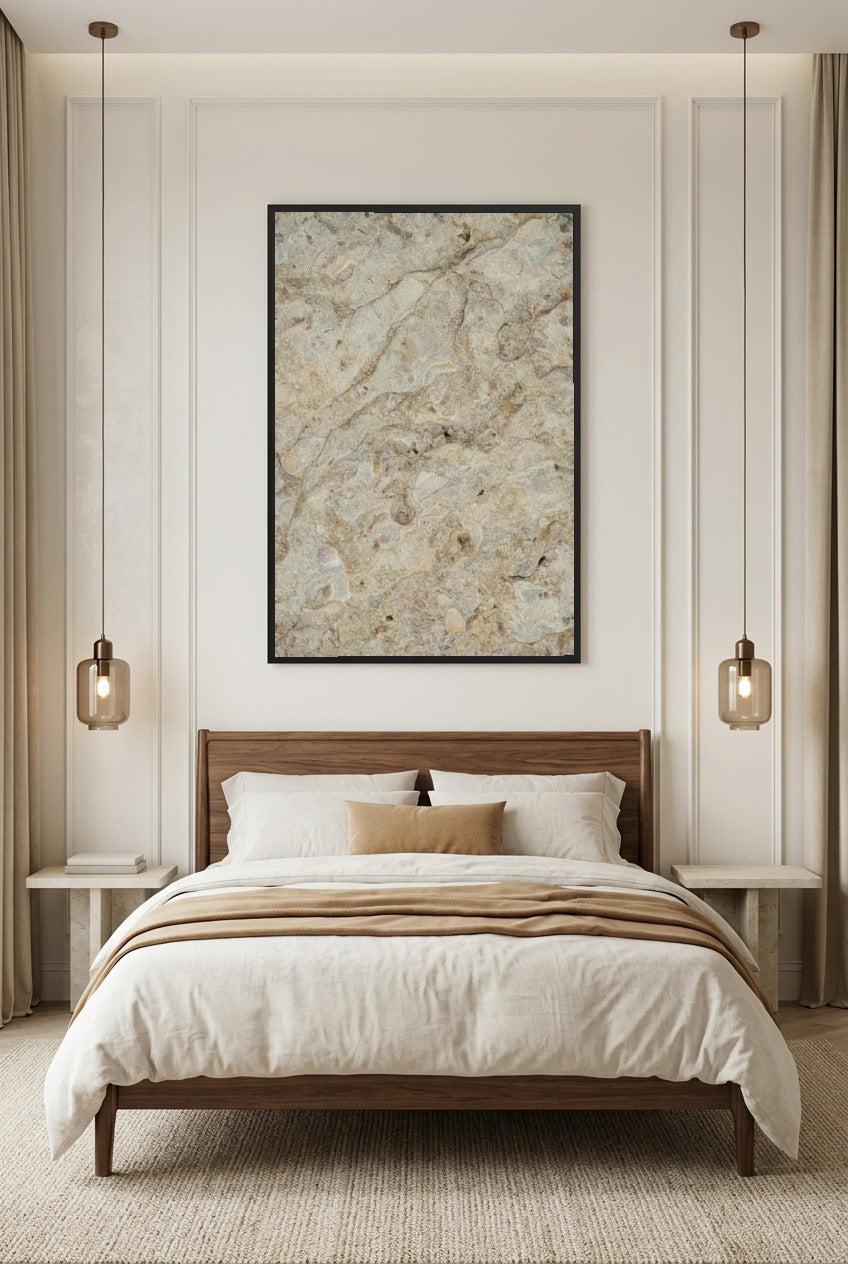 Calcário Fossilífero — poster com moldura preta num quarto