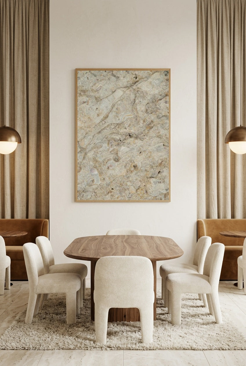 Calcário Fossilífero — poster com moldura de carvalho numa sala de jantar