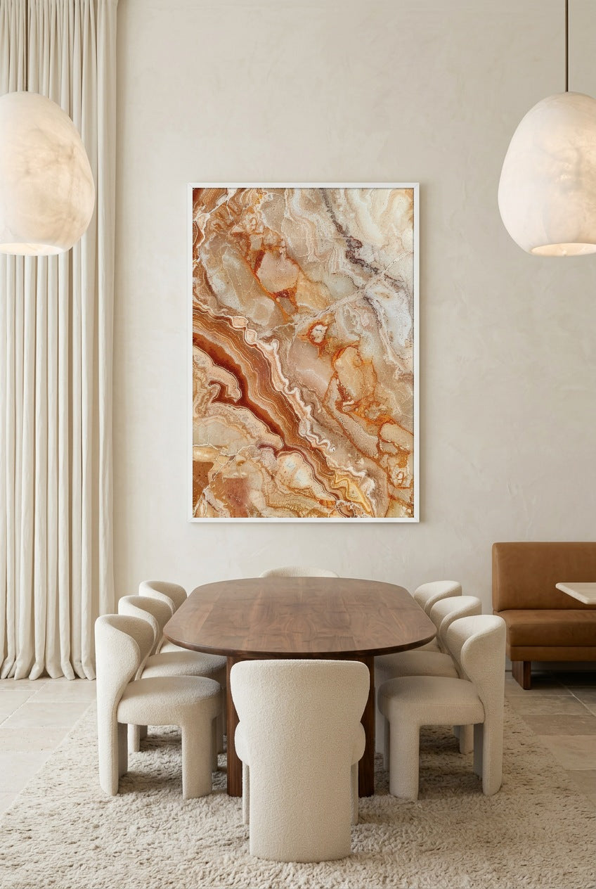 De Verbrande Onyx — poster in witte lijst in een eetkamer