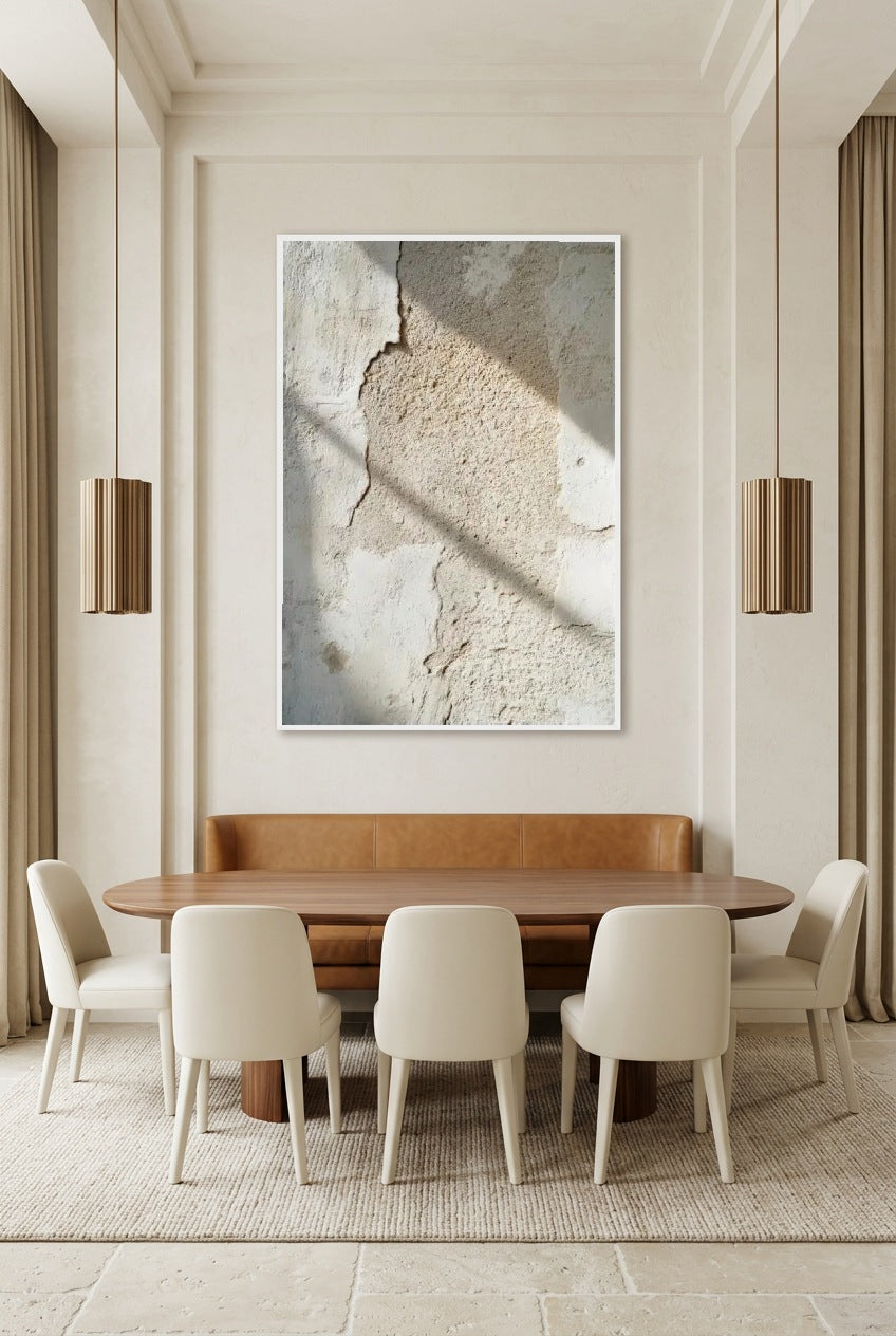 La Fessura — poster con cornice bianca in una sala da pranzo