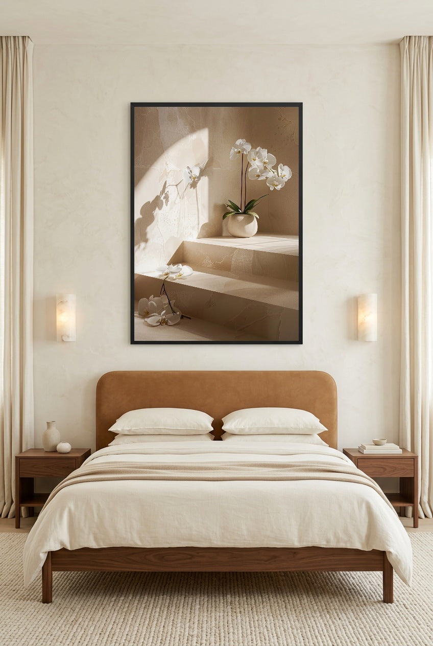 De Trap met Orchideeën — poster in zwarte lijst in een slaapkamer