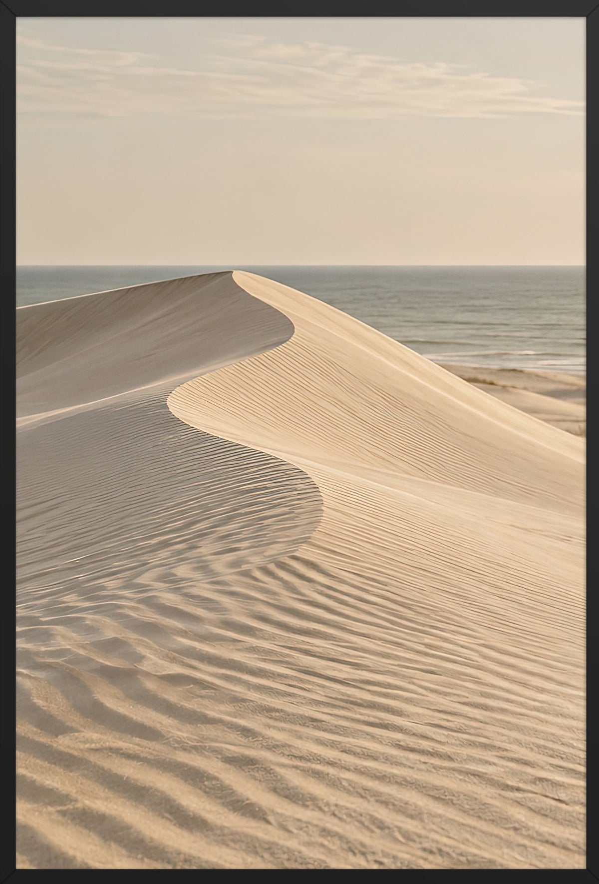 La Cresta de Arena — marco negro, 61 × 91 cm