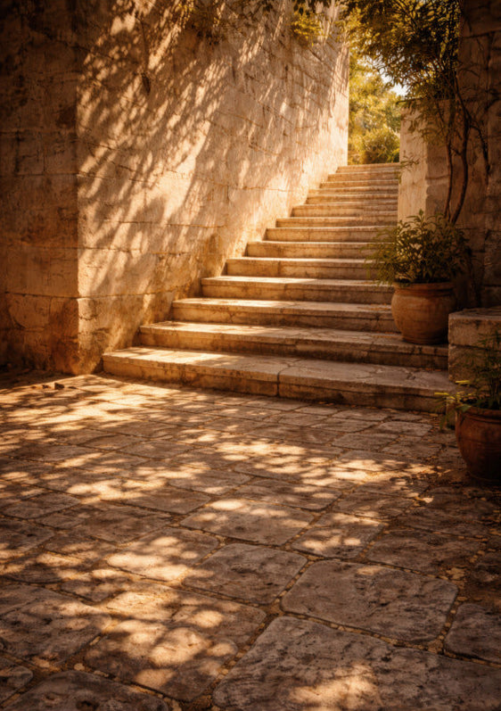 L’Escalier du Jardin — Affiche murale minimaliste doré et pierre méditerranéenne — affiche murale minimaliste | Cassili-home