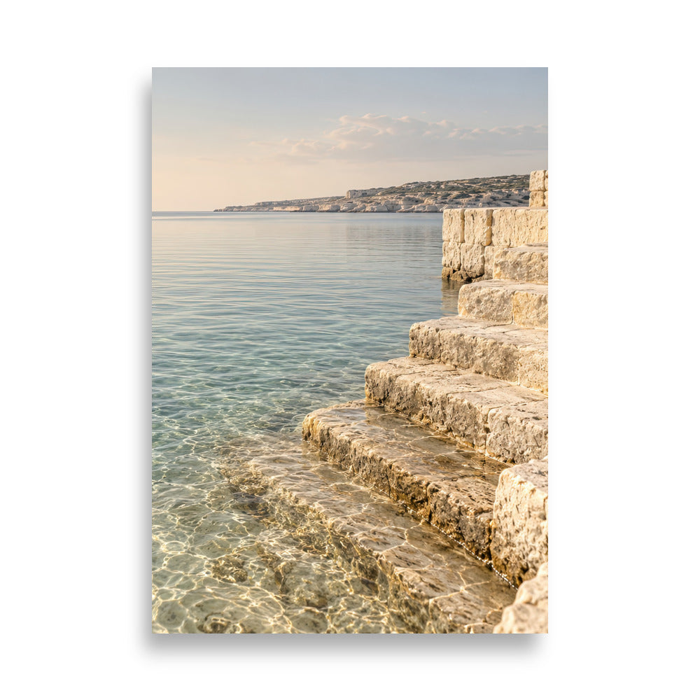 Stufen ins Wasser, minimalistisches Wandbild in Beige, Steinstufen im Meer — Cassili-home
