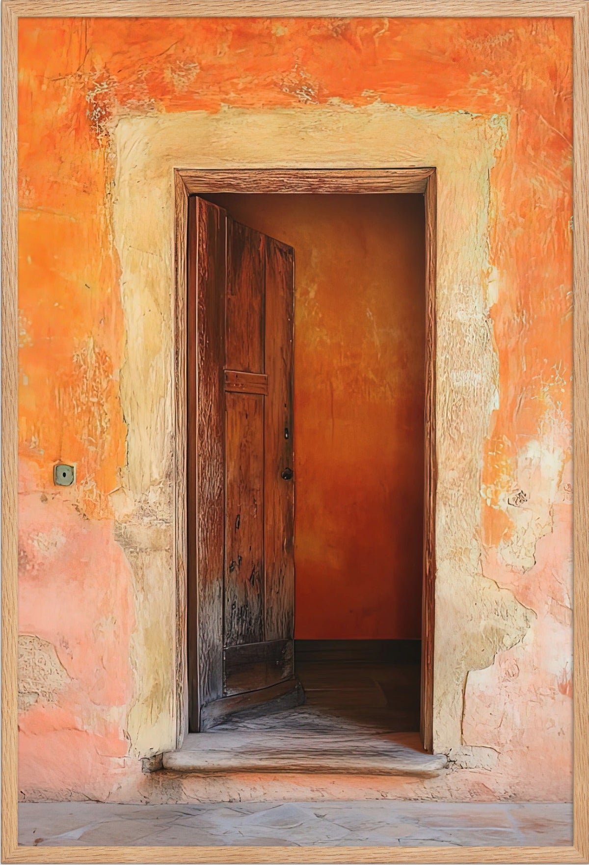 Die angelehnte Tür — gerahmt in massiver Eiche, 61 × 91 cm