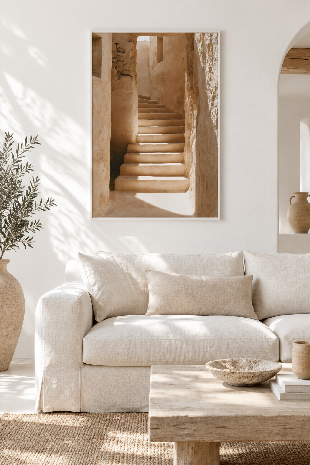 Affiche Les Degrés de Craie — escalier de pierre dans une ruelle blanchie, dans un intérieur blanc et lumineux